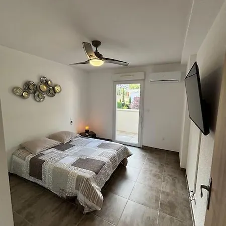 Jolie En Appartamento *